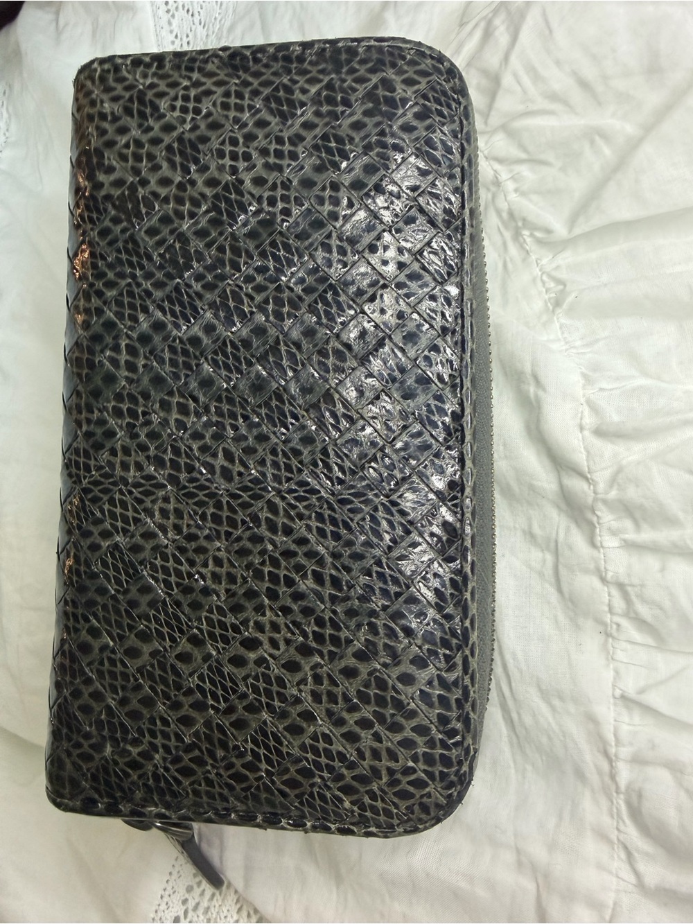 Bottega Venetta Black Zip-Around Snakeskin Texture Leather Wallet